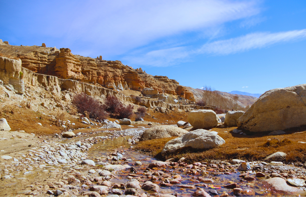 River on the way to the sacred Damodar Kunda Lake during the Upper Mustang trekking expedition