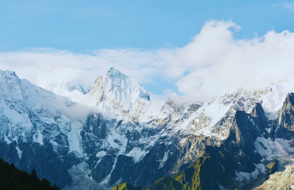 on the Manaslu Base Camp trek with panoramic views of Mount Manaslu, Nepal