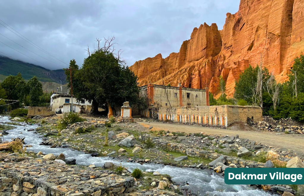 red cliff in dakmar village- mustang region