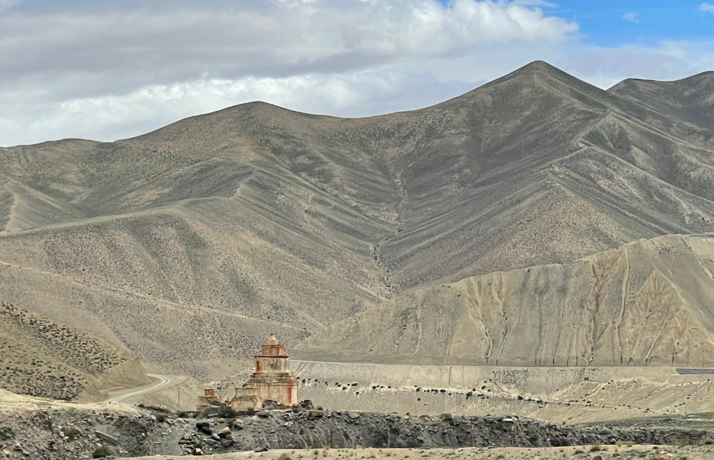 trek to upper mustang nepal